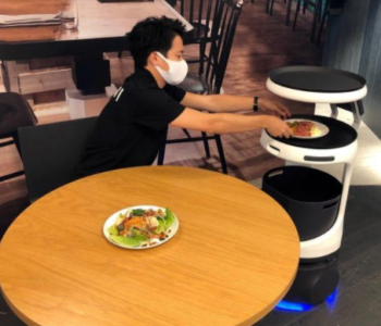 AI restaurant robots in Japan
