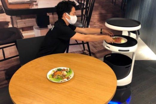 AI restaurant robots in Japan