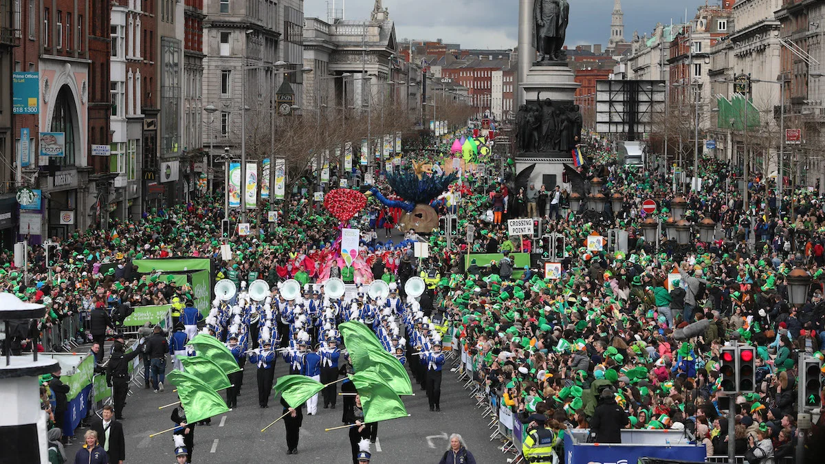 アイルランドの首都ダブリンでのパレードの様子